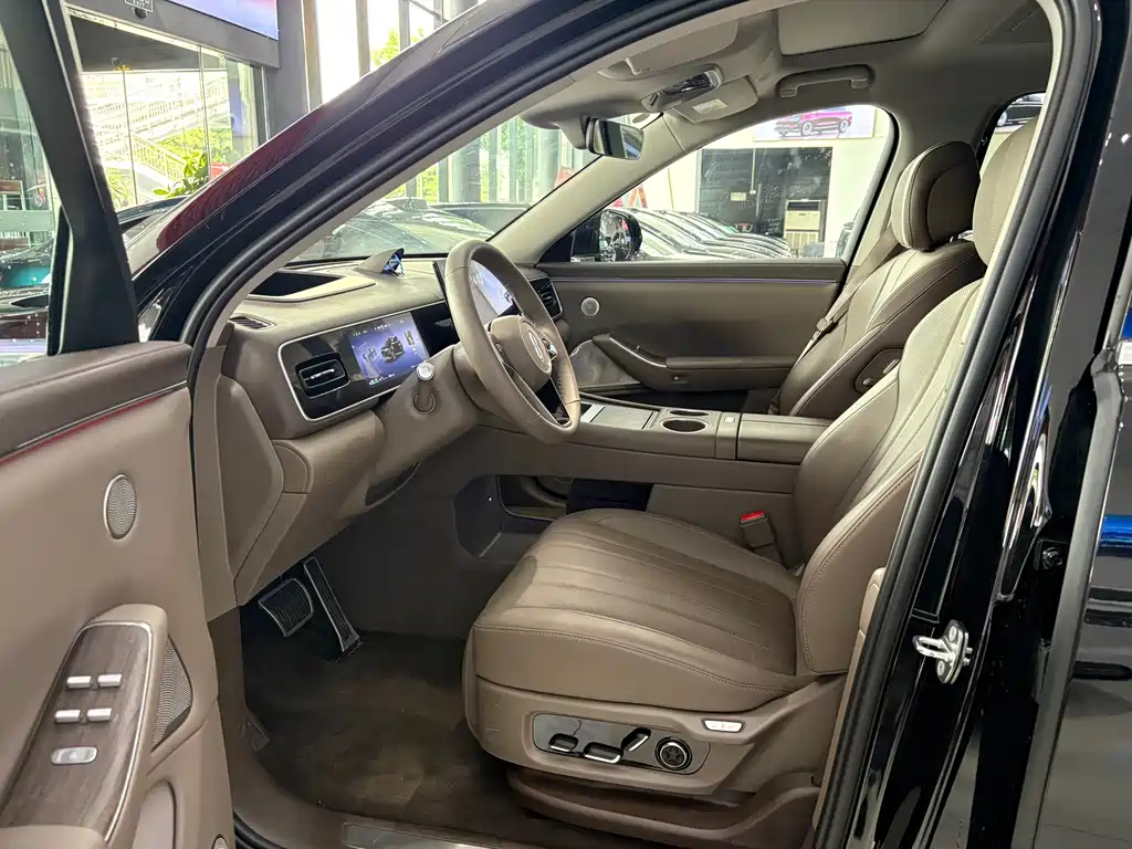 SWM 7 2026 Edition Range-Extended Ultra Four-Wheel Drive 6-Seater 192-line LiDAR