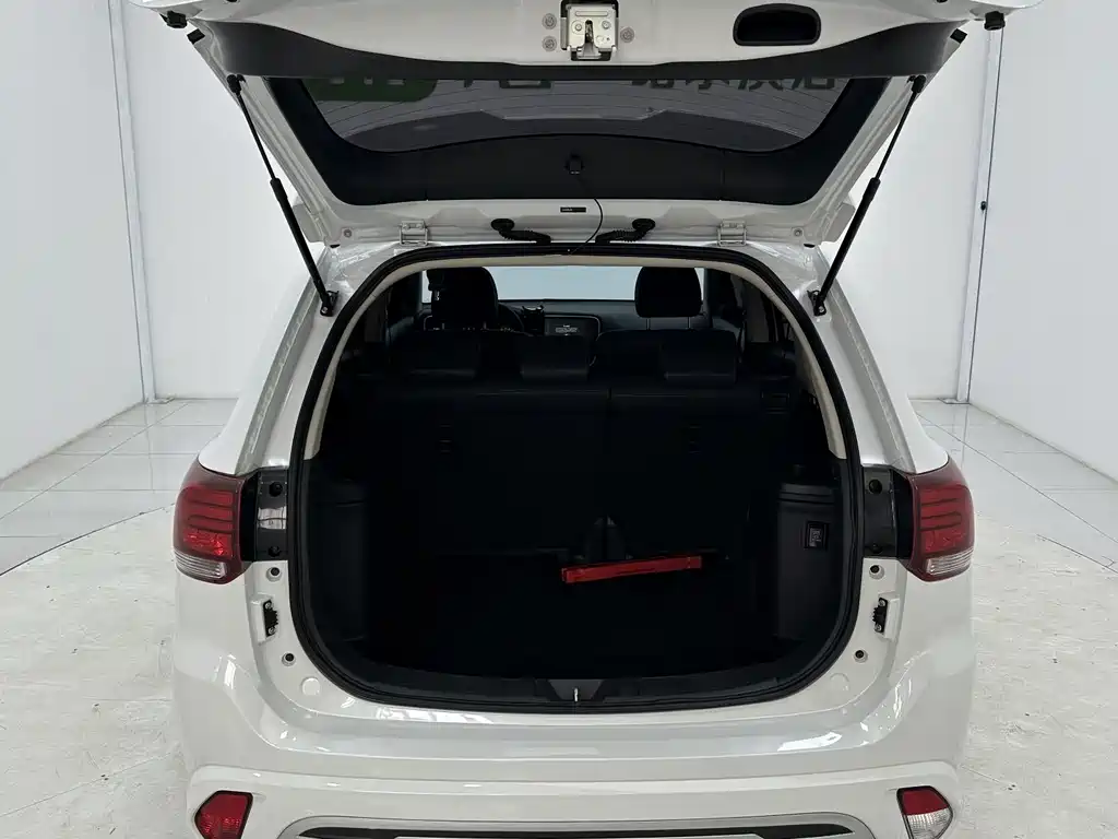 Outlander 2021 2.0L 2WD Enjoyment Edition 5-seat