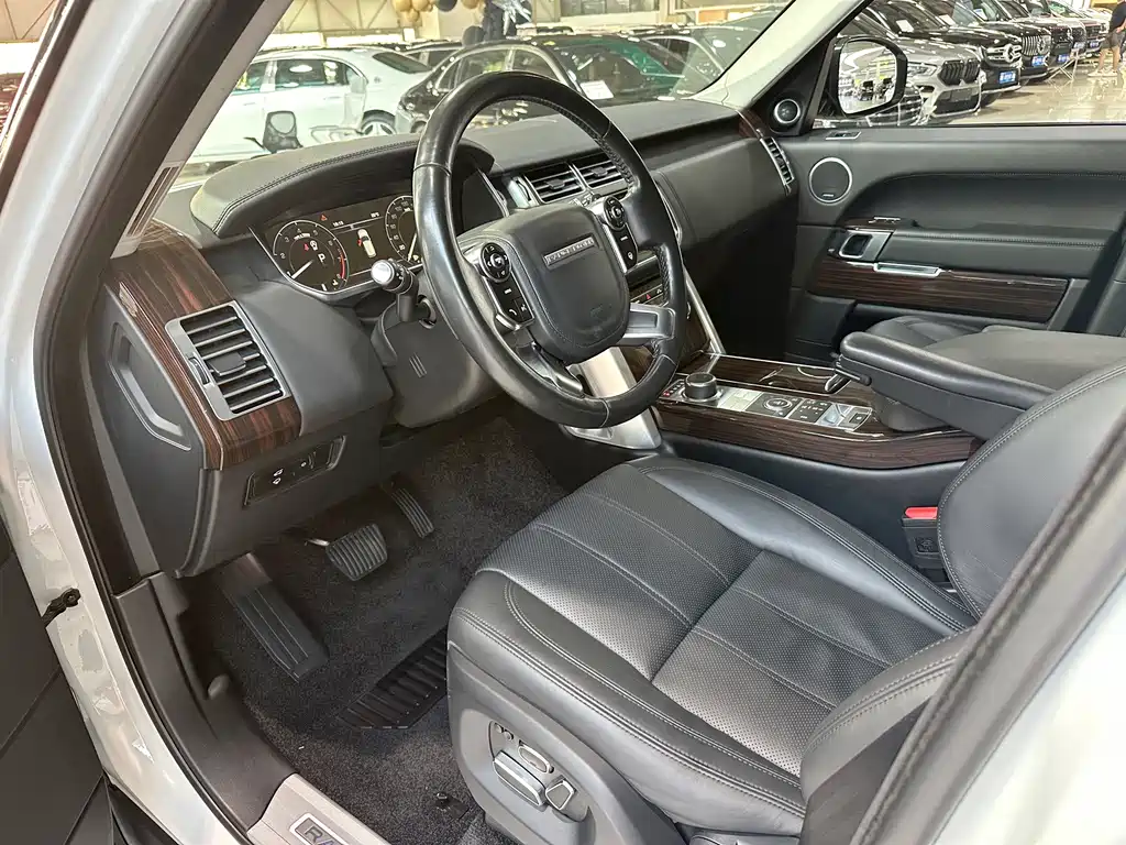 Range Rover 2015 3.0 SC V6 Vogue SE Extended Edition