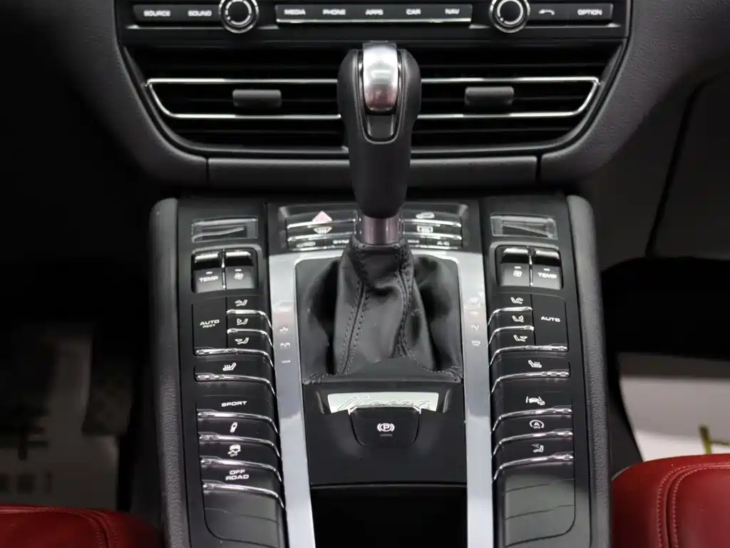 Macan 2021 2.0T