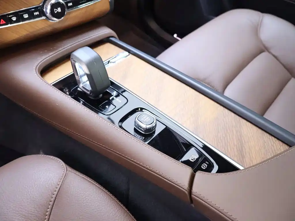 Volvo XC90 2023 B6 Intelligent Luxury Edition 7-seater