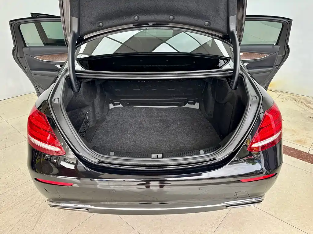Mercedes-Benz E-Class 2019 E 260 L
