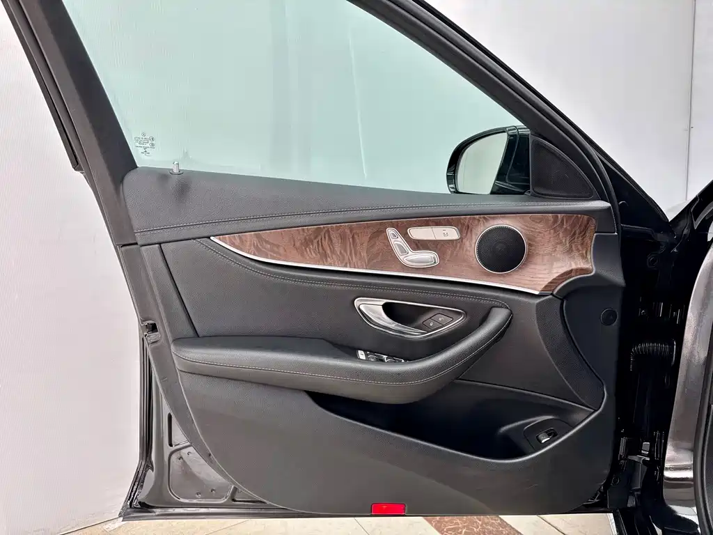 Mercedes-Benz E-Class 2019 E 260 L