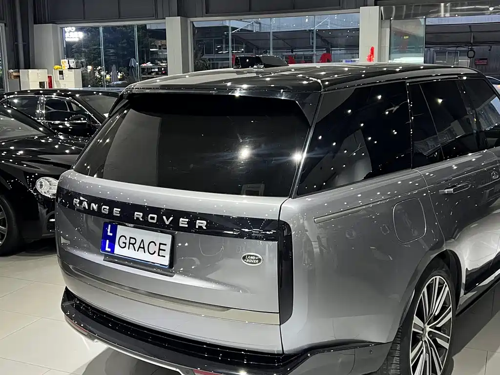 Range Rover 2023 3.0 L6 360PS Grand Edition