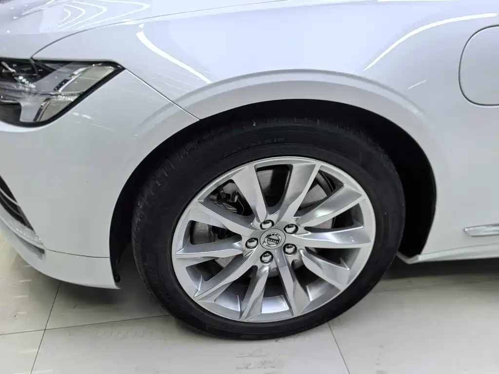 Volvo S90 Plug-in Hybrid 2020 T8 E-AWD Intelligent Luxury Edition