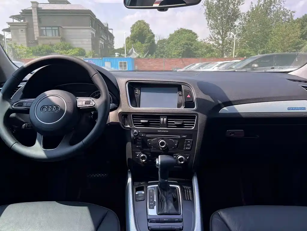 Audi Q5 2013 model 40 TFSI Technology Edition