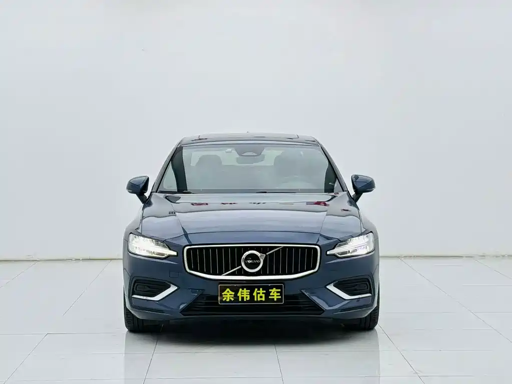 Volvo S60 2023 B4 Intelligent Luxury Edition