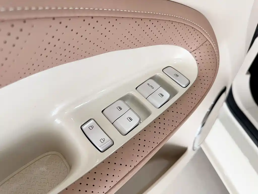 Wuling BenGuo 2025 Model 333km LingXi Interconnected Edition