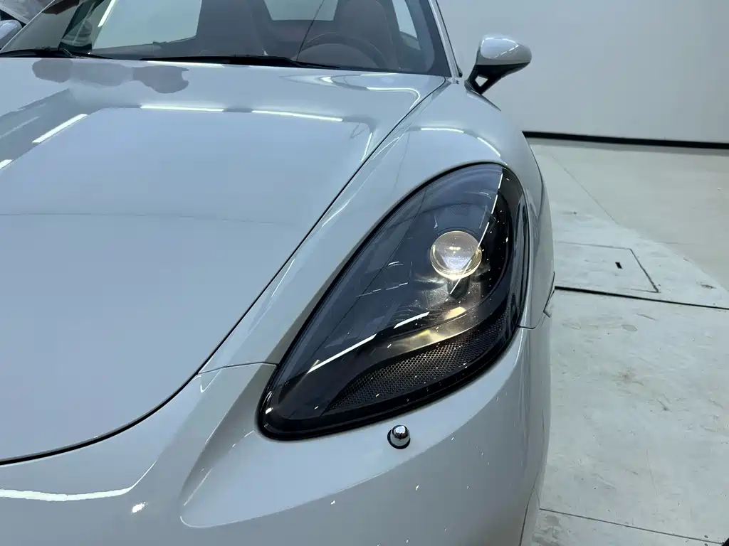 Porsche 718 Boxster 2.0T 2022 Model