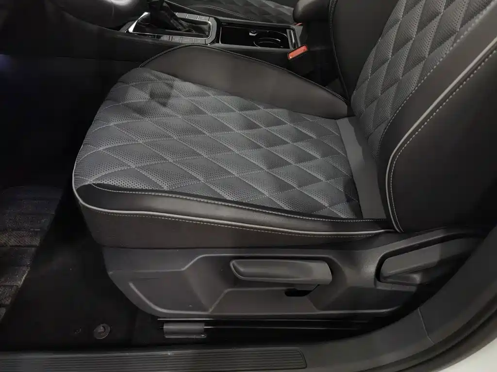 2023 Volkswagen Sagitar 300 TSI DSG Prestige Edition