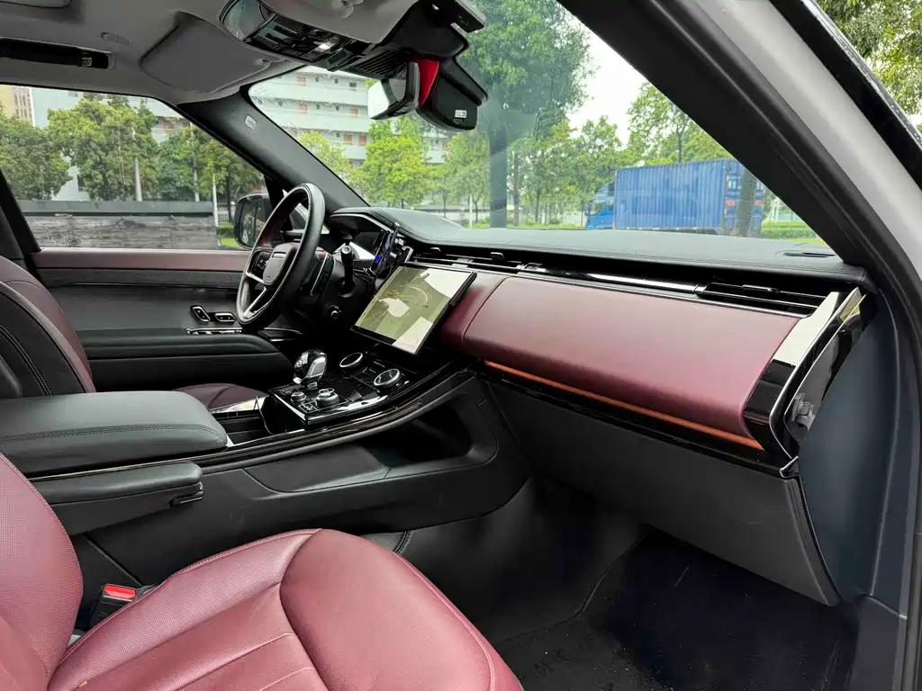 Range Rover Sport 2023 400PS Dynamic SE