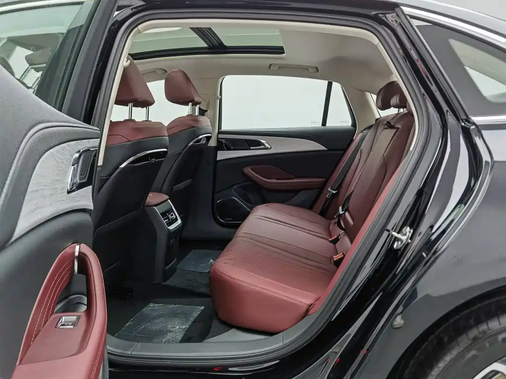 Hongqi H5 PHEV 2025 Edition 130 Super Hybrid Version