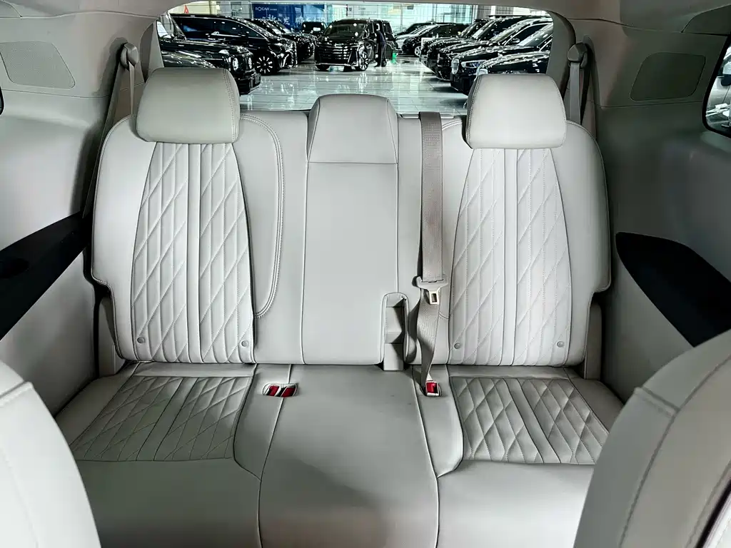 Buick GL8 2023 Luxury Edition