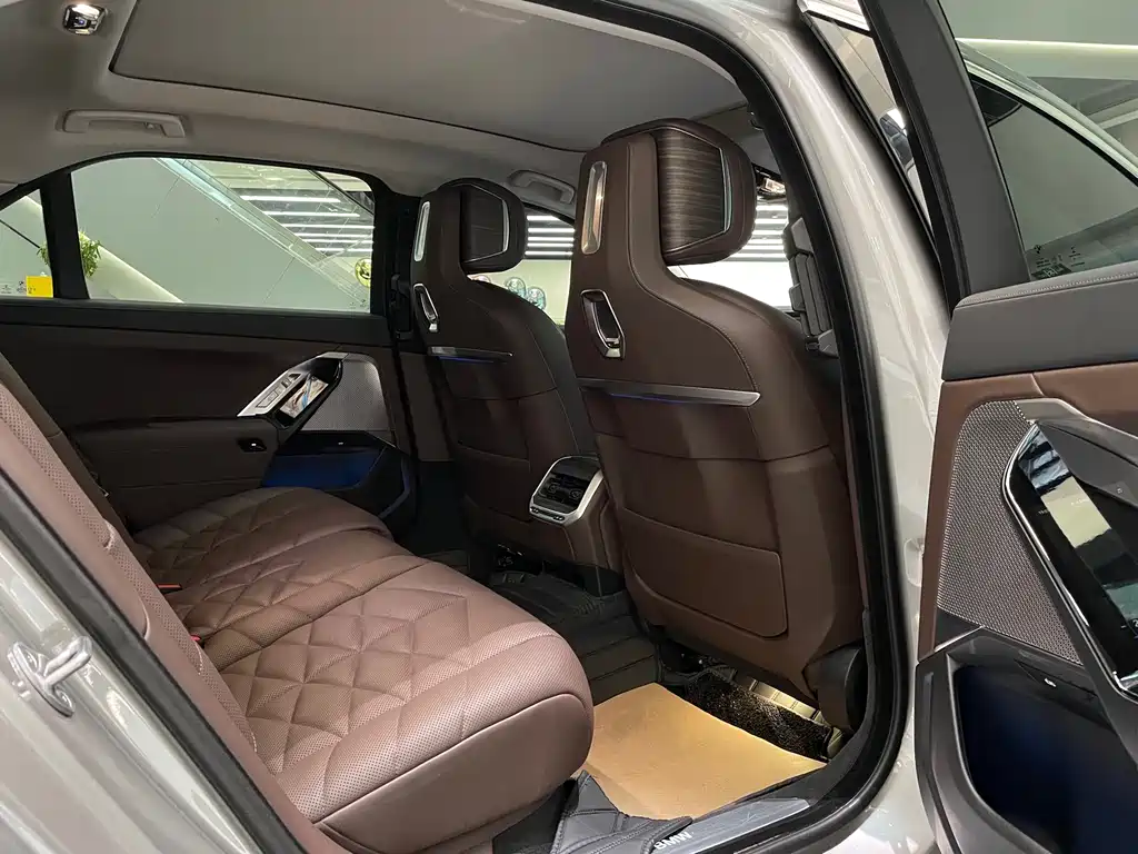 BMW 7 Series 2023 740Li Leading Edition Luxury Package