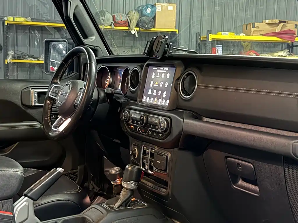 Jeep Wrangler 2019 2.0T Sahara Four-Door Edition National VI