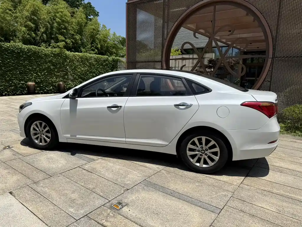 NameTuo 2014 1.8L Automatic ZunGui Type DLX
