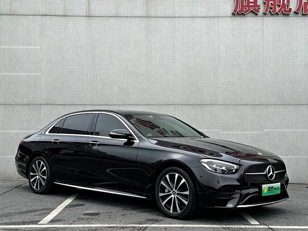Mercedes-Benz E 350 e L Plug-in Hybrid Sports Sedan 2023