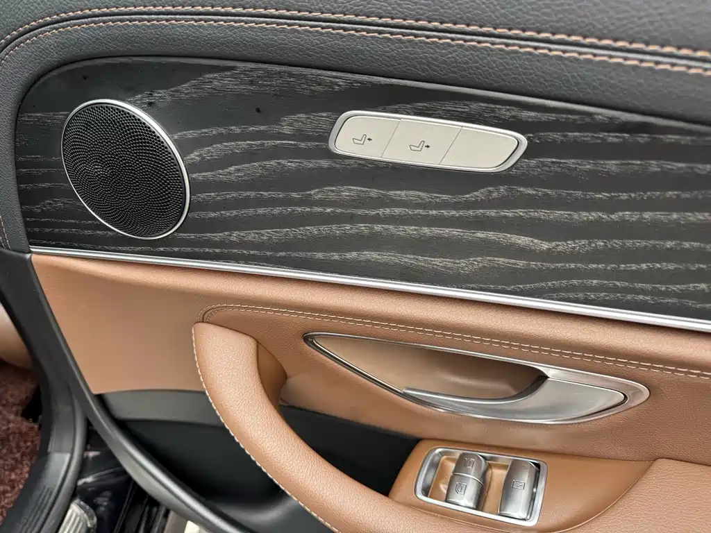 Mercedes-Benz E 350 e L Plug-in Hybrid Sports Sedan 2023