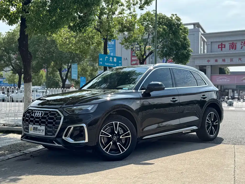 Audi Q5L 2024 model 40 TFSI Sporty Dynamic Edition