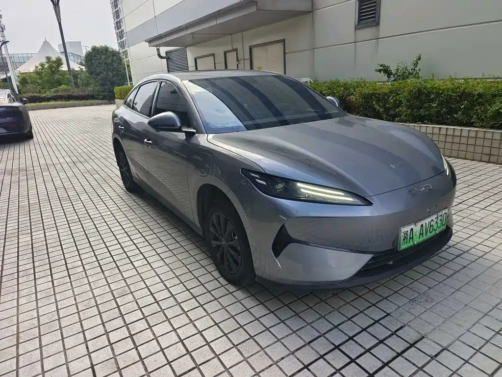BYD E7 2025 Model 520 Smart Edition