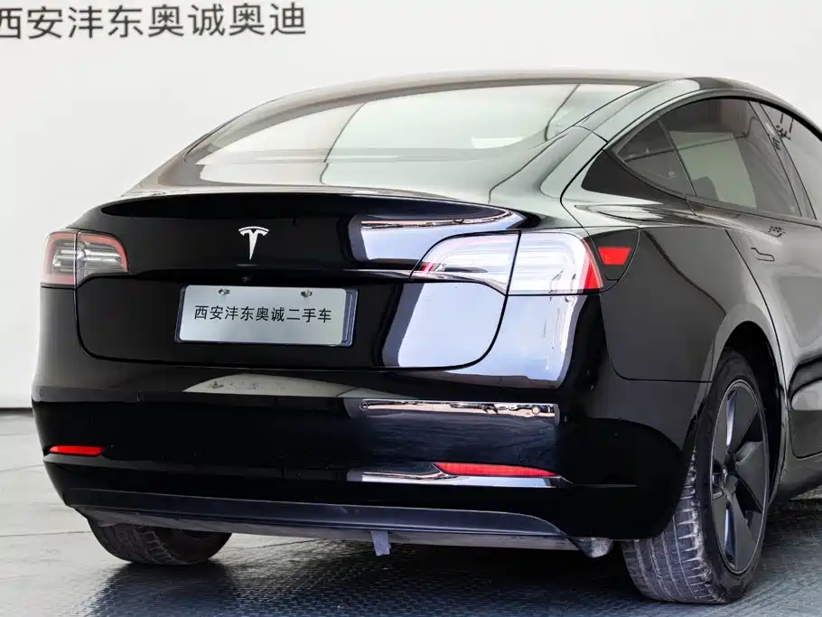Model 3 Rear-Wheel Drive 2022