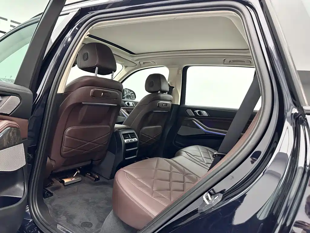 BMW X5 2023 xDrive 30Li M Sport Night Package尊享型