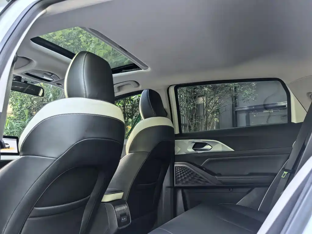 Geely Geometry E Firefly 2023 401KM Lightning Tiger 5-seater