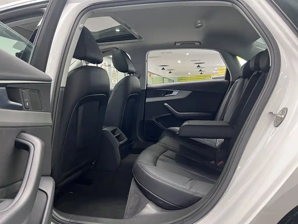 Audi A4L 2018 30th Anniversary Edition 40 TFSI Sport Line