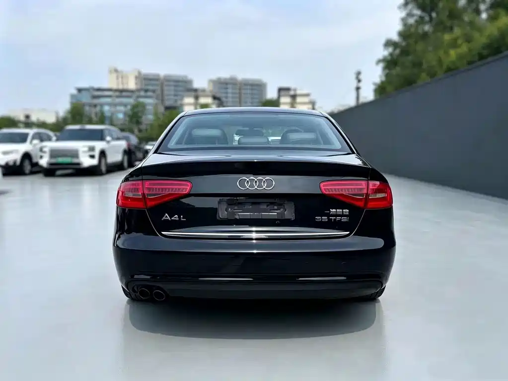 Audi A4L 2013 model 35 TFSI automatic standard edition