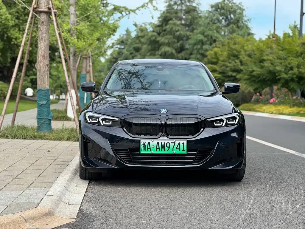 BMW i3 2024 model eDrive 35 L