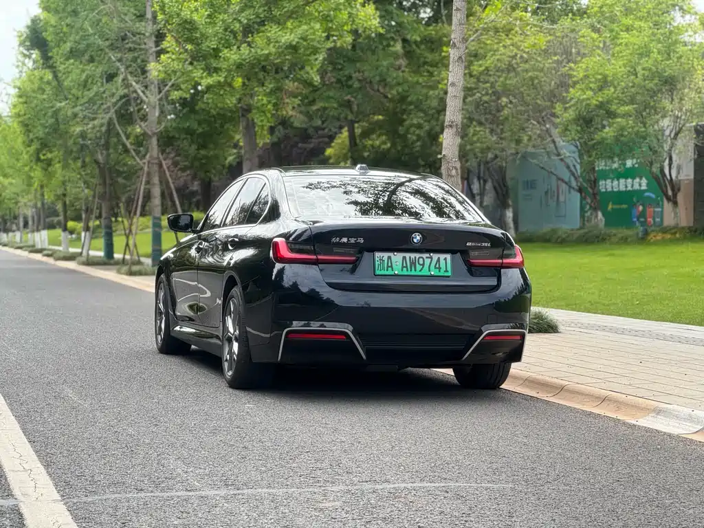 BMW i3 2024 model eDrive 35 L