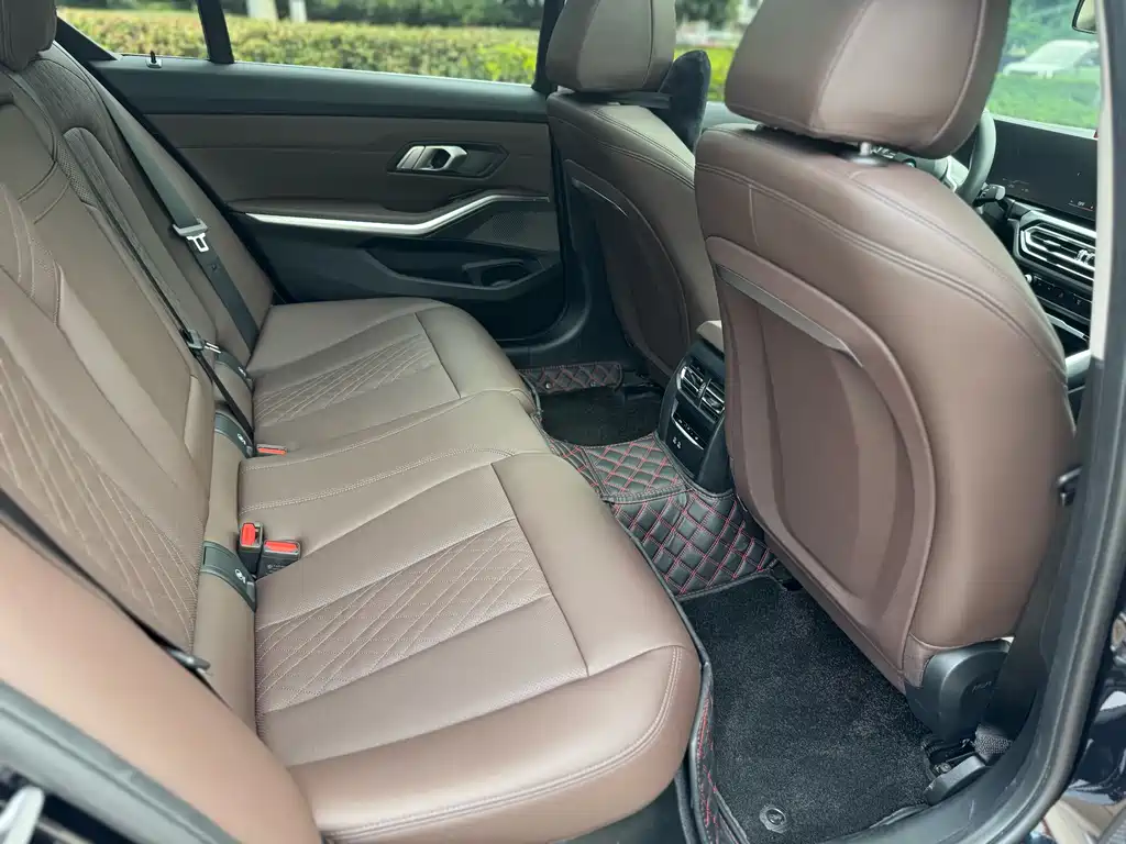 BMW i3 2024 model eDrive 35 L