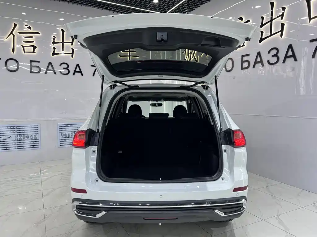 Haval M6 2023 Plus 1.5T DCT Luxury Smart Link Edition
