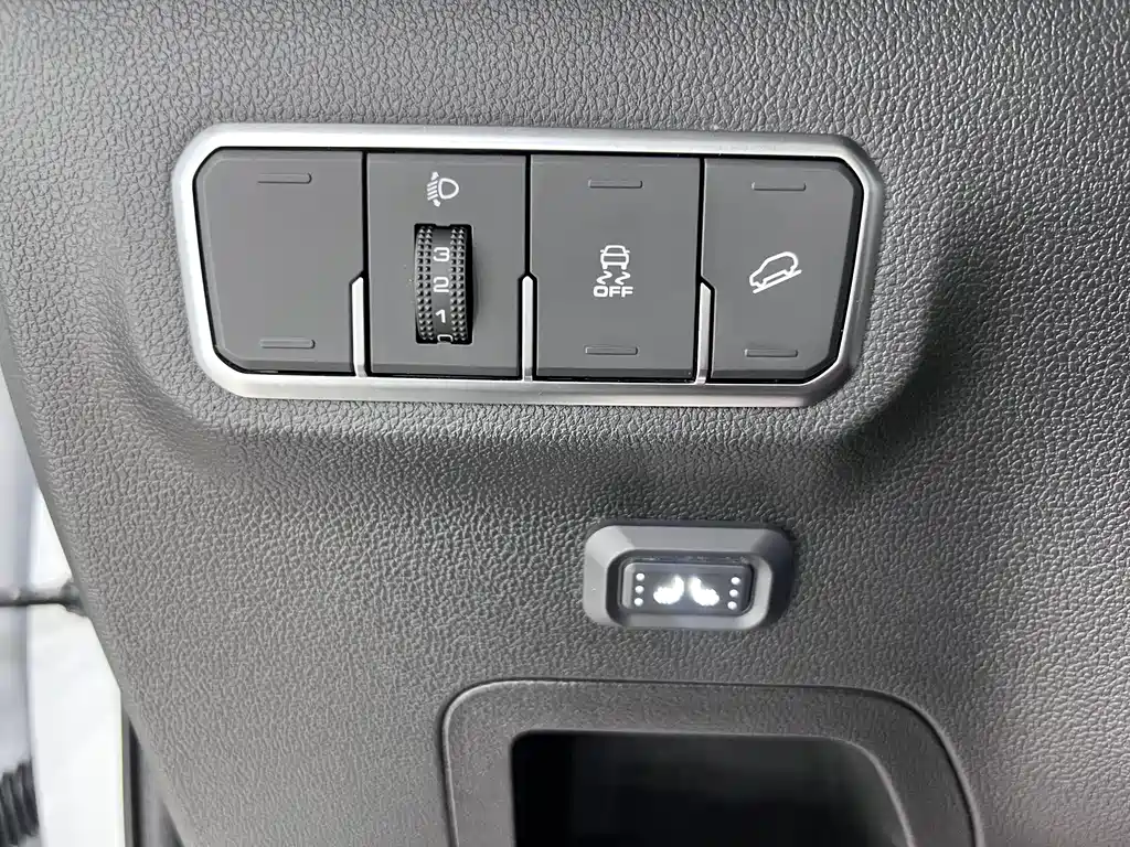Haval M6 2023 Plus 1.5T DCT Luxury Smart Link Edition