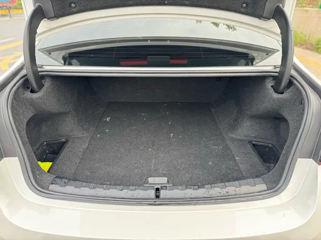 BMW i3 2022 eDrive 35 L