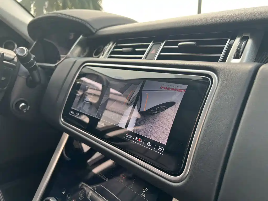 Range Rover 2022 3.0 L6 360PS Legacy Edition