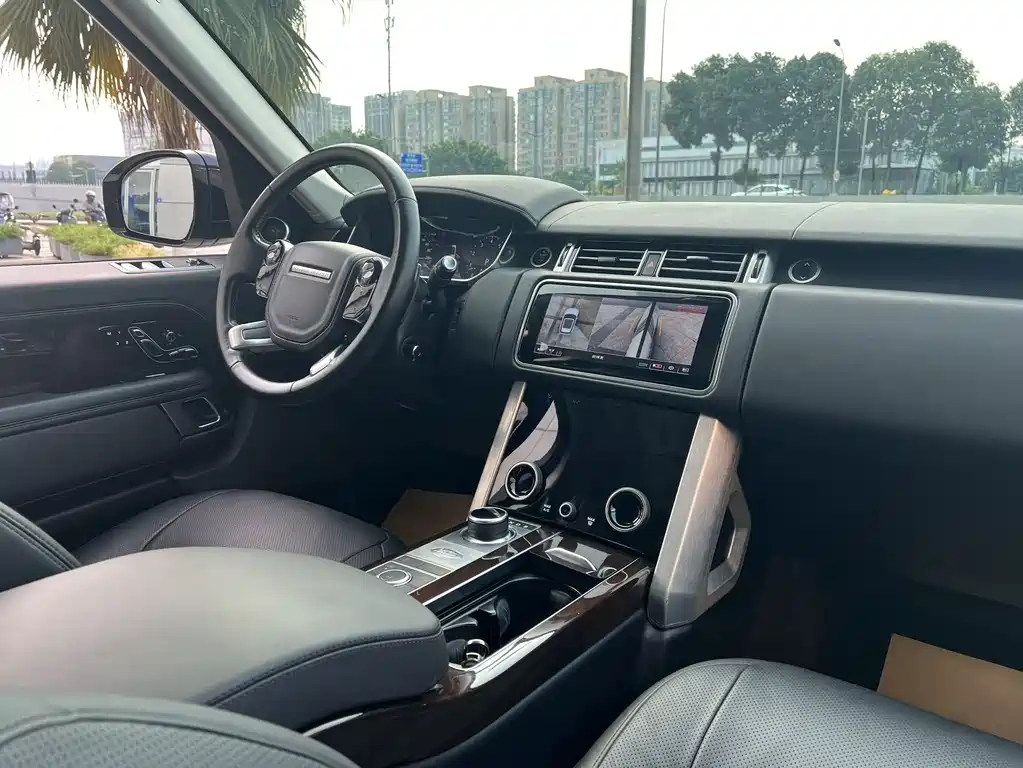 Range Rover 2022 3.0 L6 360PS Legacy Edition