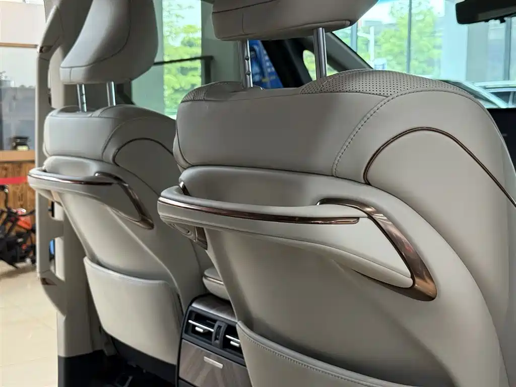 Lexus LM 2025 500h Six-Seater Grand Touring Edition