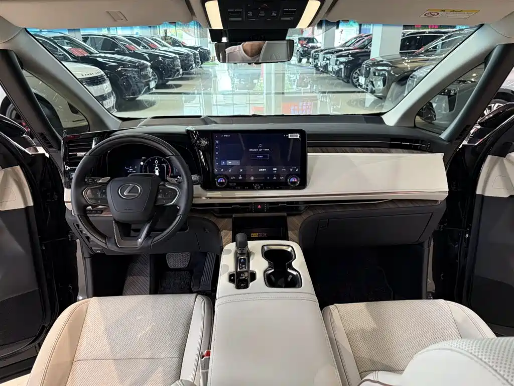 Lexus LM 2025 500h Six-Seater Grand Touring Edition