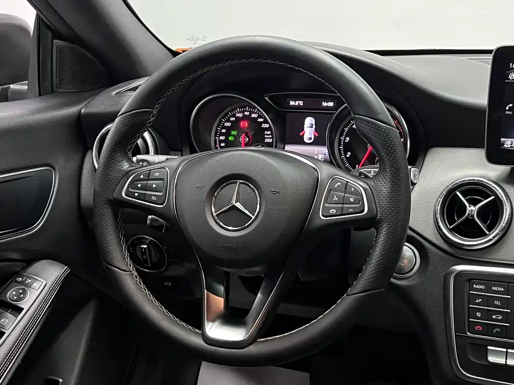 Mercedes-Benz CLA (Import) 2018 CLA 200 Sport Line