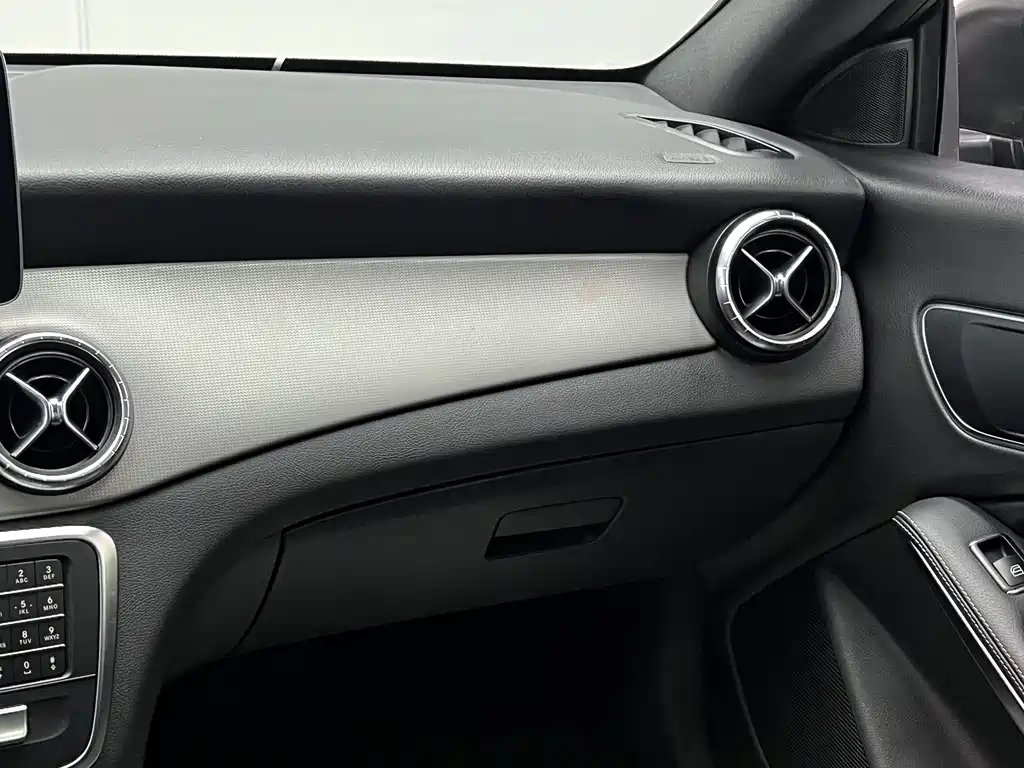 Mercedes-Benz CLA (Import) 2018 CLA 200 Sport Line