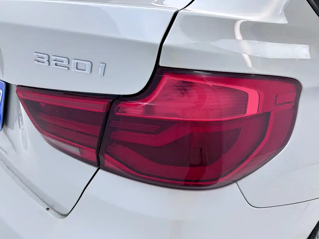 BMW 3 Series GT 2018 320i Sport Line