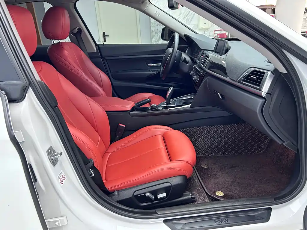 BMW 3 Series GT 2018 320i Sport Line