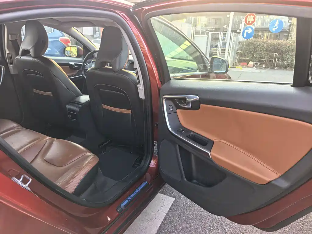 Volvo S60 2015 S60L 2.0T Smart Distance Edition