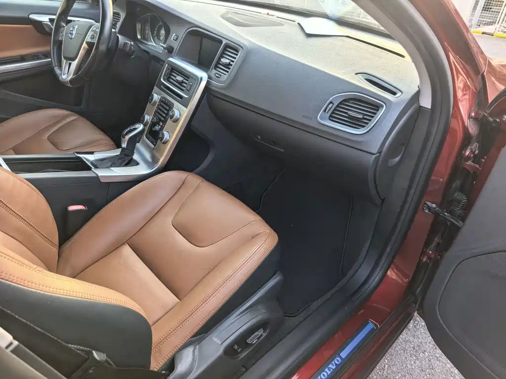 Volvo S60 2015 S60L 2.0T Smart Distance Edition