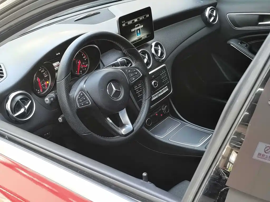 Mercedes-Benz GLA 2017 GLA 200 Dynamic Edition