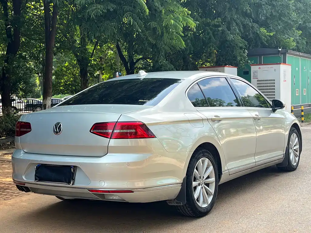 Mighty 2017 330TSI DSG Leading Edition
