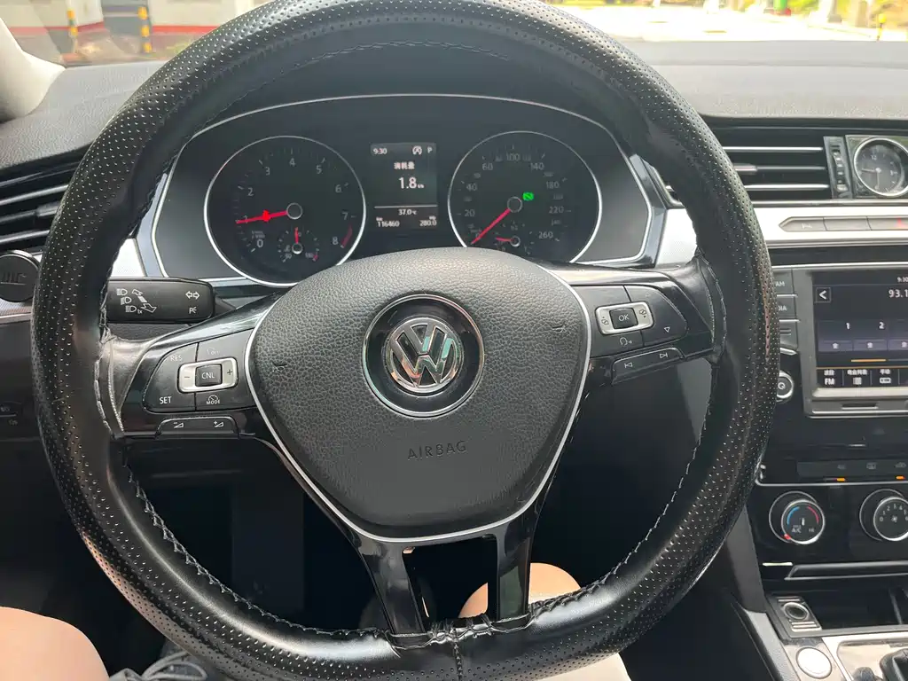 Mighty 2017 330TSI DSG Leading Edition