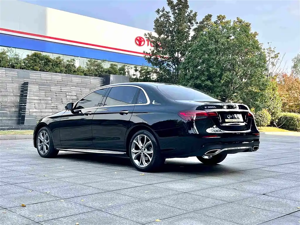 Mercedes-Benz E-Class 2022 Facelift E 300 L Sporty and Stylish Edition