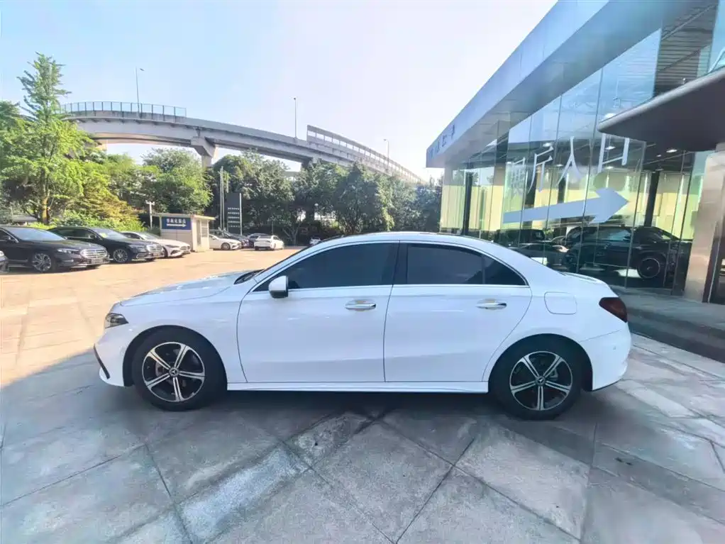 Mercedes-Benz A-Class 2023 A 200 L Fashion Edition
